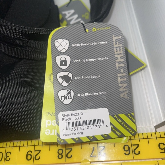 Travelon Anti-Theft Classic Crossbody Color: Black - Picture 5 of 6